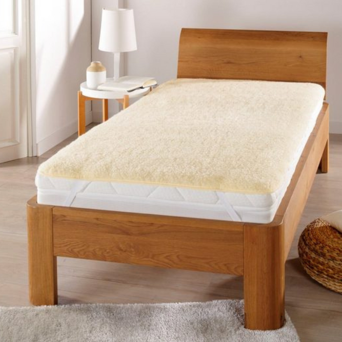 Sharp wool mattress topper Cora